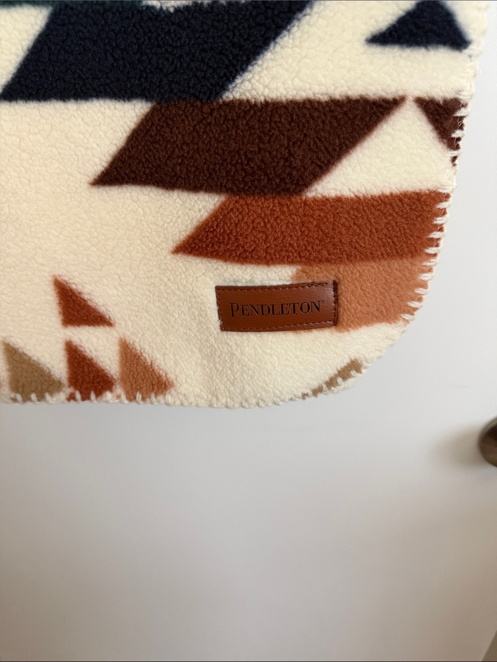Pendleton Fleece Throw Blanket - Picture 4 of 5